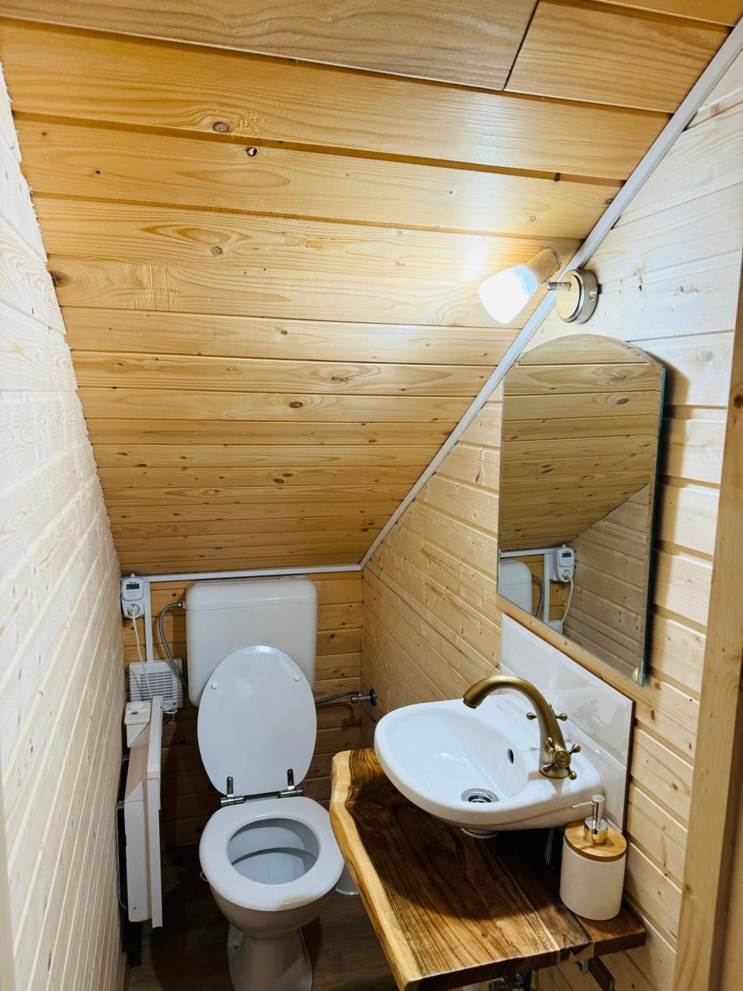 Casutele Suhardul Mic Villa Лаку Рошу Екстериор снимка
