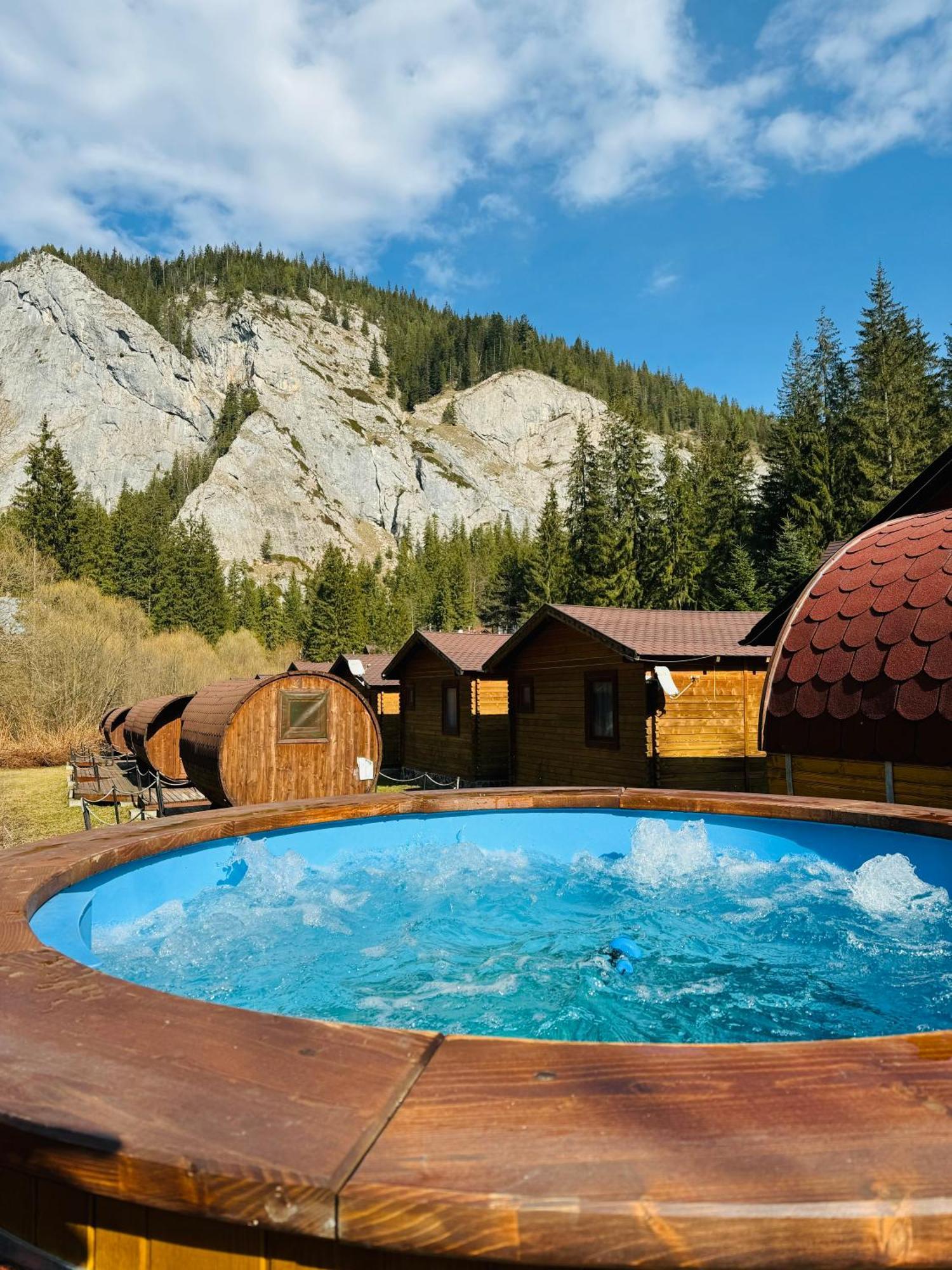 Casutele Suhardul Mic Villa Лаку Рошу Екстериор снимка