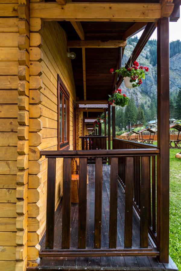 Casutele Suhardul Mic Villa Лаку Рошу Екстериор снимка