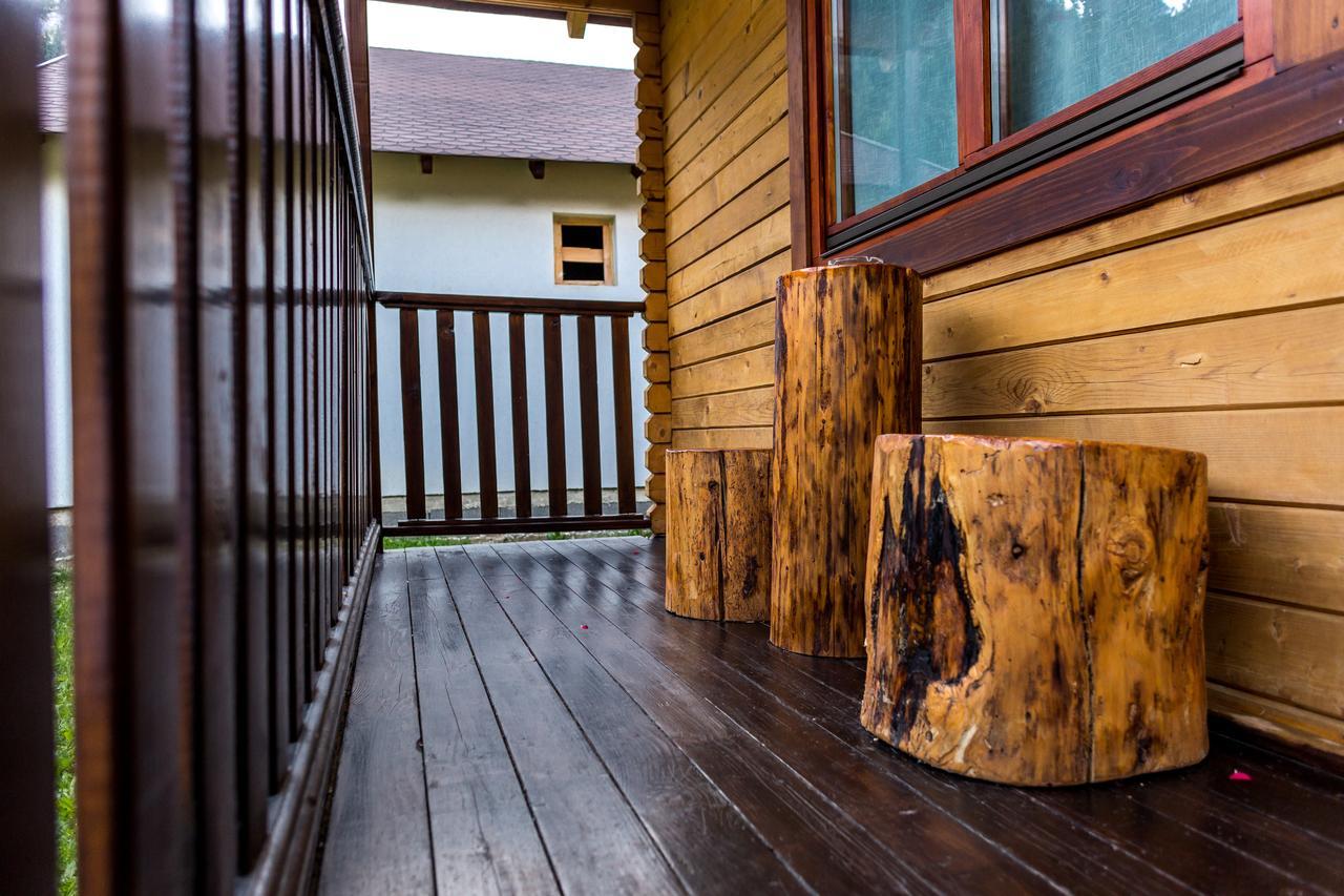 Casutele Suhardul Mic Villa Лаку Рошу Екстериор снимка