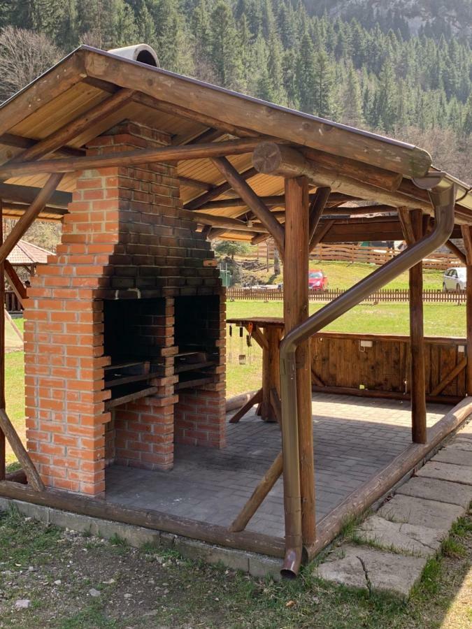 Casutele Suhardul Mic Villa Лаку Рошу Екстериор снимка